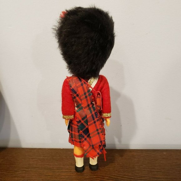 Vintage Scottish Doll Male Bagpipes Kilt Guard Sporran Tartan 8" - Picture 4 of 12